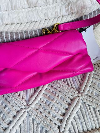 Bolso NUEVO acolchado con cadena dorada