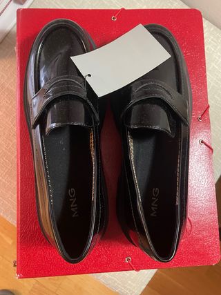 Mocasines negros Mango charol