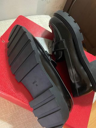 Mocasines negros Mango charol