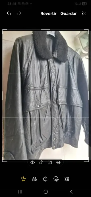 Cazadora de cuero negra con cuello