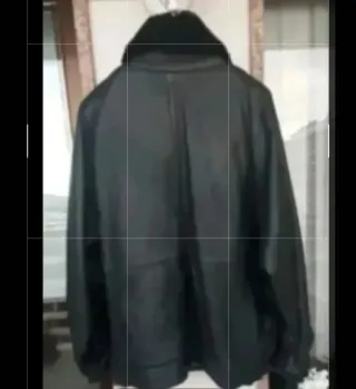 Cazadora de cuero negra con cuello