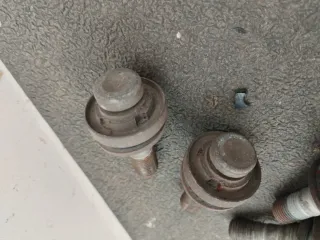 Tornillos seguridad llantas aluminio PSA