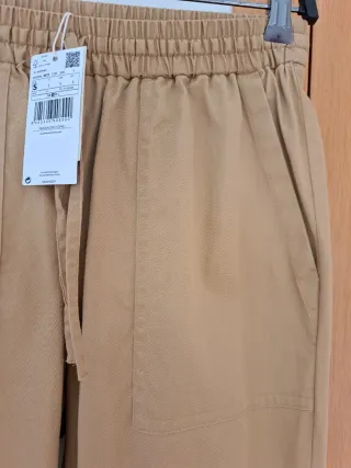 Pantalón jogger Mango beige