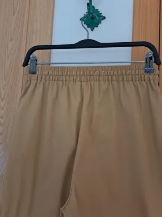 Pantalón jogger Mango beige