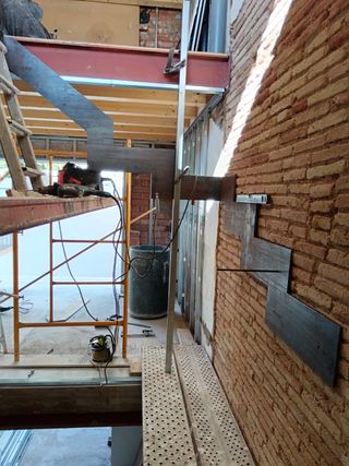 Escaleras metálicas a medida | Interior o exterior