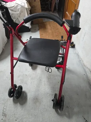 Andador 4 ruedas rojo