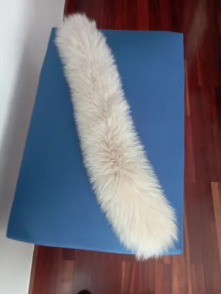 Cuello de zorro beige claro