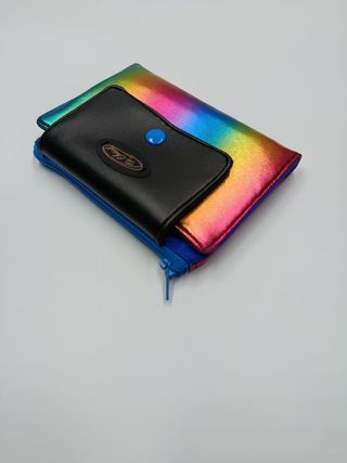 Cartera Tie Chic arcoíris y negra