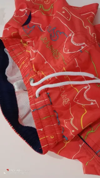 Bañador niño tiburones rojo 10-12 años