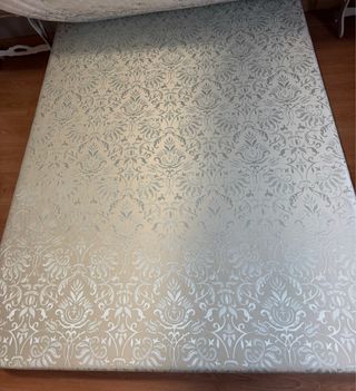 Colchón y base tapizada 135x190. Marca Seasons