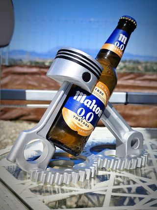 Supporto per bottiglie a pistone per birra