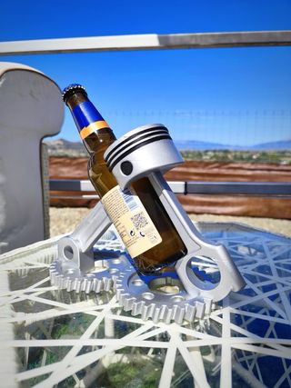 Supporto per bottiglie a pistone per birra