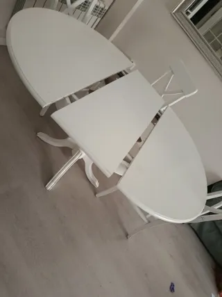 Mesa extensible redonda + 4 sillas