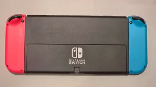 Nintendo Switch OLED + 5 Giochi + Accessori
