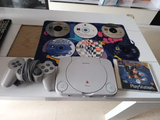 Consola Sony PS One + Mando y Juegos
