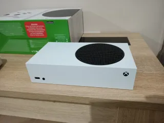 Offerta!! 🉐 Xbox Series S + 2 controller e 3 batterie