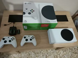 Offerta!! 🉐 Xbox Series S + 2 controller e 3 batterie