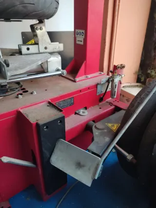 Máquina Montaje Neumáticos Butler PC