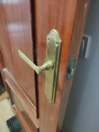 Puerta madera interior