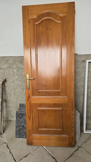 Puerta madera interior