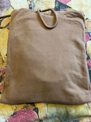 Sudadera oversize beige ligera