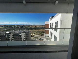 Piso en alquiler en Valdebebas - Valdefuentes en Madrid