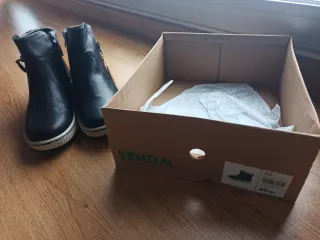 Botines de piel Actua. Talla 39, nuevas