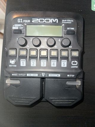 Pedal multi efectos Zoom G1 FOUR