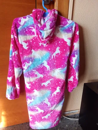 Bata unicornios multicolor 11/12 años a estrenar