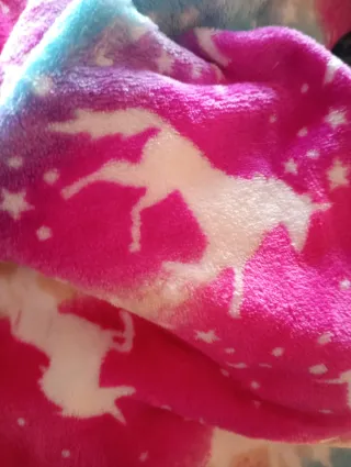 Bata unicornios multicolor 11/12 años a estrenar