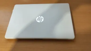 Ordenador HP blanco 2 años de uso