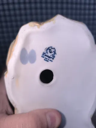 Figura niña en pozo tengra