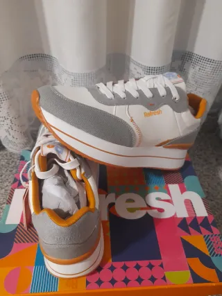 Zapatillas Refresh Talla 40 Gris y Blanco