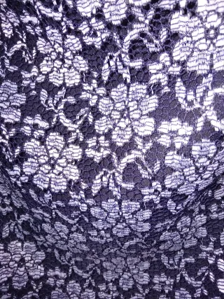 Falda de encaje floral