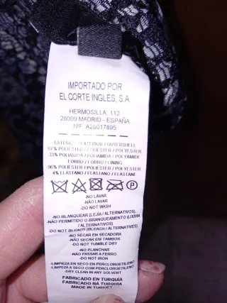 Falda de encaje floral