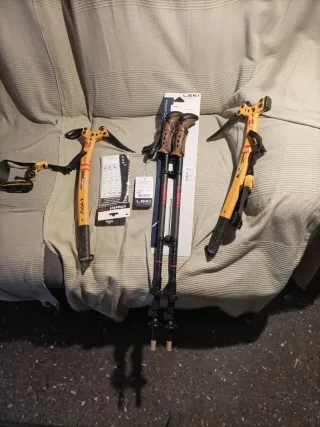 Piolets Axar Charlet Moser y Bastones Leki