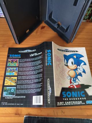 Cartuccia e manuale di Sonic 1 Mega Drive