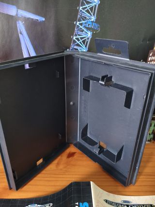 Cartuccia e manuale di Sonic 1 Mega Drive