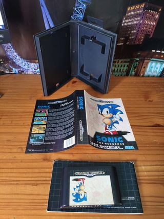 Cartuccia e manuale di Sonic 1 Mega Drive