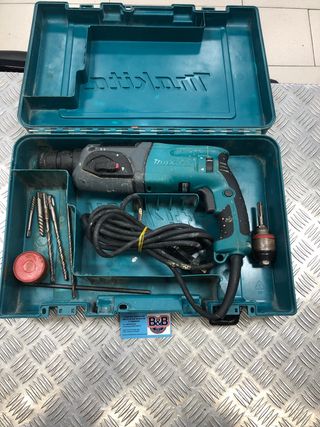 Taladro percutor Makita HR2470 con maletín