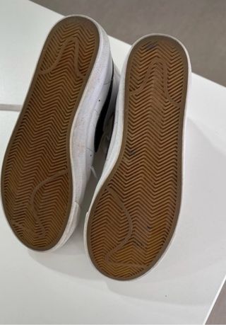 Zapatillas Nike Botín Blancas y Beige