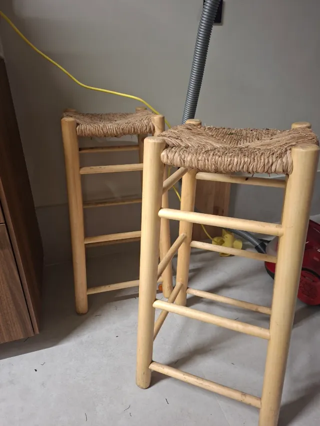 Taburetes di rattan e legno (2 unità)