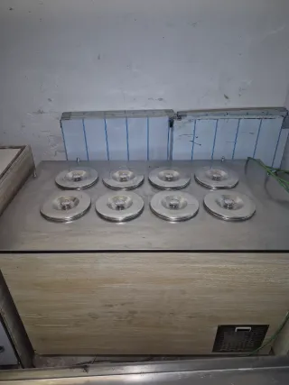 Congelador de helados con 8 cubetas