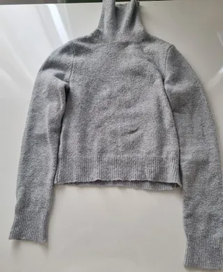 Jersey gris cuello alto crop talla S