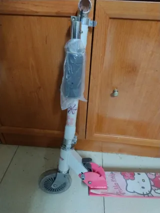 Patinete Hello Kitty Blanco y Rosa