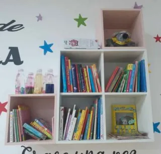 Estantería Cubos Blanca y Rosa