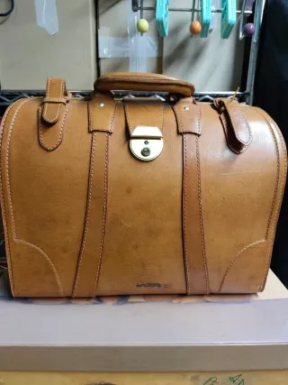 Maletín médico piel vintage