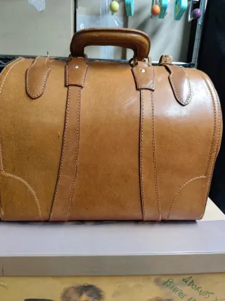 Maletín médico piel vintage
