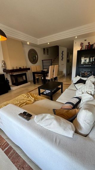 Casa pareada en venta en Calahonda en Mijas