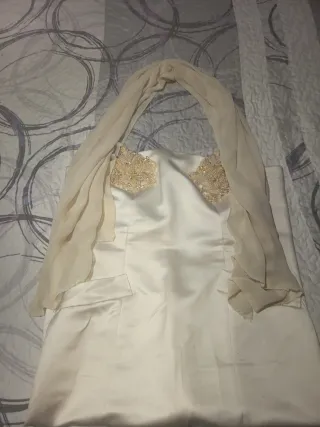 Vestido de fiesta/novia blanco roto con pedrería